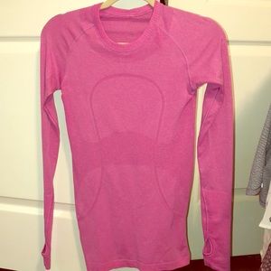Lululemon long sleeve swiftly top